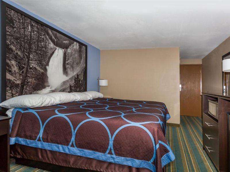 Super 8 By Wyndham Douglas Exterior photo